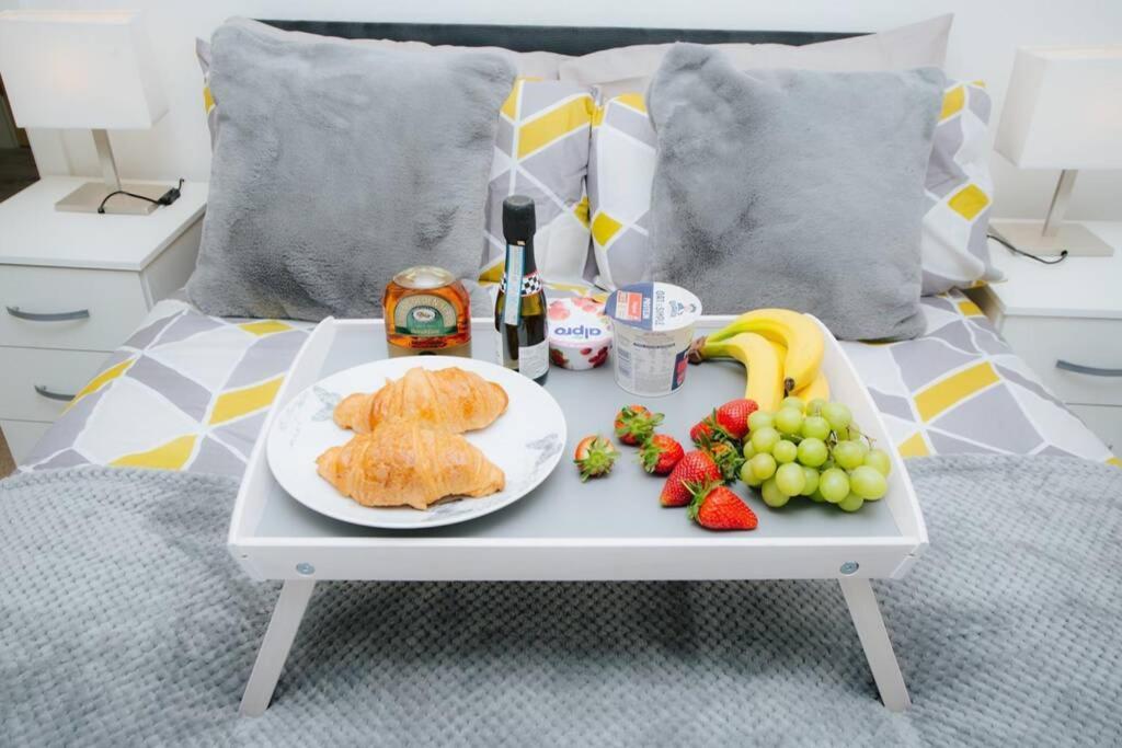 Mills Apartment - Two Bedroom En-Suite Apartment نورث هامبتون المظهر الخارجي الصورة